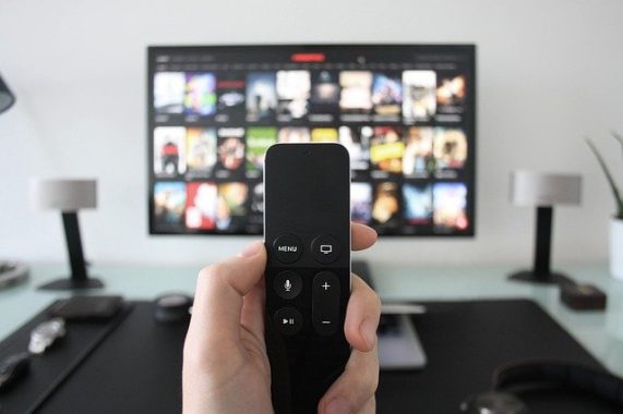How does IPTV work? Is IPTV illegal? What is IPTV?