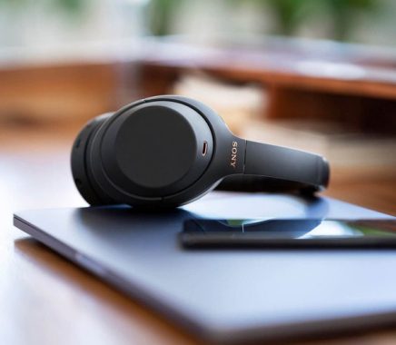 Premium Noise Canceling Headphones Sony WH-1000XM4