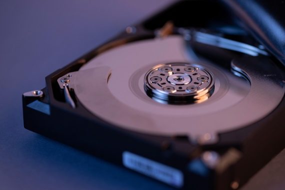 How can I completely wipe my PC’s hard drive?