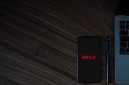 turn off Netflix subtitles